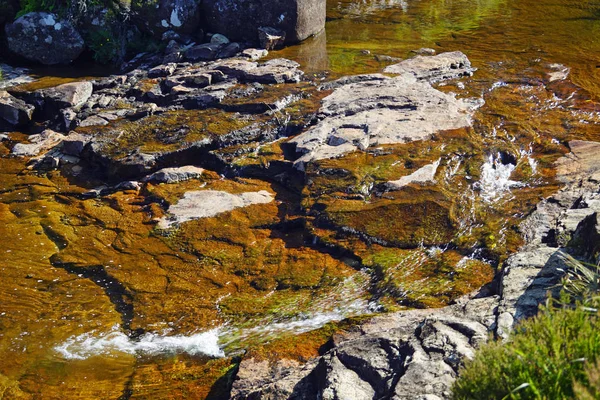 Litet Vattenfall Skottland Skottland Fullt Vackra Landskap Där Tittar Naturens — Stockfoto