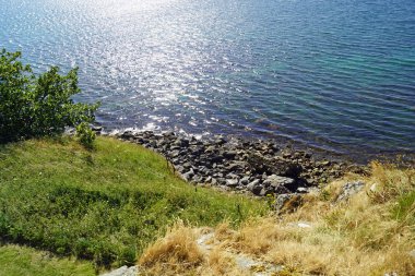 Sween Şatosu, İskoç Konsey Alanı Argyll ve Bute Knapdale bölgesinde harabe bir kaledir. Günümüzde İskoç anakarasının en eski taş kalesi olarak kabul edilir..