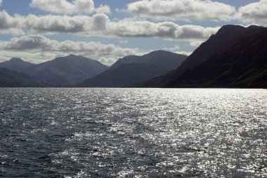 Bir köy ve Isle of Skye İskoçya üzerinde Sleat Yarımadası'nın güney ucunda yakın Mallaig bir feribot almak İskoçya Highland Council alanının bir köydür Armadale olduğunu
