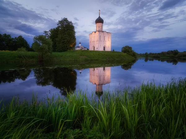 Church of the Intercession on the Nerl — Stock Photo, Image