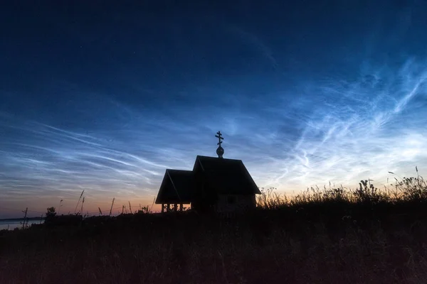 Wolken am dämmrigen Himmel — Stockfoto