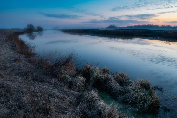 Dawn på Stilla havet Don River — Stockfoto