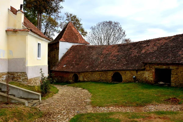 Cortile Della Chiesa Fortificata Medievale Cristian Transilvania Romania — Foto Stock