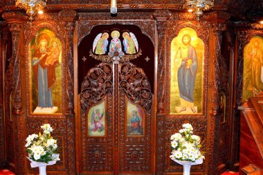 Saint Ana-Rohia Manastırı Ortodoks simgeler. Manastır hillside bir tepenin üzerinde doğal bir yer almaktadır. 1926 yılında inşa edilmiş