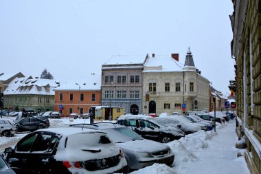 Tipik kış kentsel peyzaj şehrin Brasov, Transilvanya, Romanya, ülkenin merkezinde bulunan bir ilçedir. 300.000 nüfuslu.