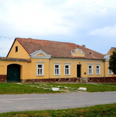 Tipik kırsal manzara ve köylü evlerde Barcut, Bekokten, Brekolten, Transilvanya, Romanya. Yerleşim 12. yüzyılda ortasında Sakson kolonistler tarafından kuruldu