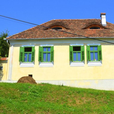 Tipik kırsal manzara ve köylü Somartin, Martinsberg, Mrtelsberg, Transilvanya, Romanya köyde evler. Yerleşim 12. yüzyılda ortasında Sakson kolonistler tarafından kuruldu