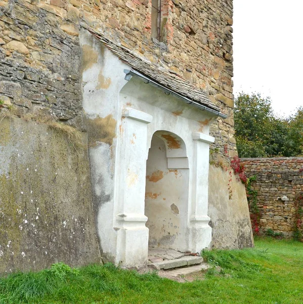 Iglesia Medieval Fortificada Del Saxon Pueblo Barcut Bekokten Brekolten Transilvania — Foto de Stock