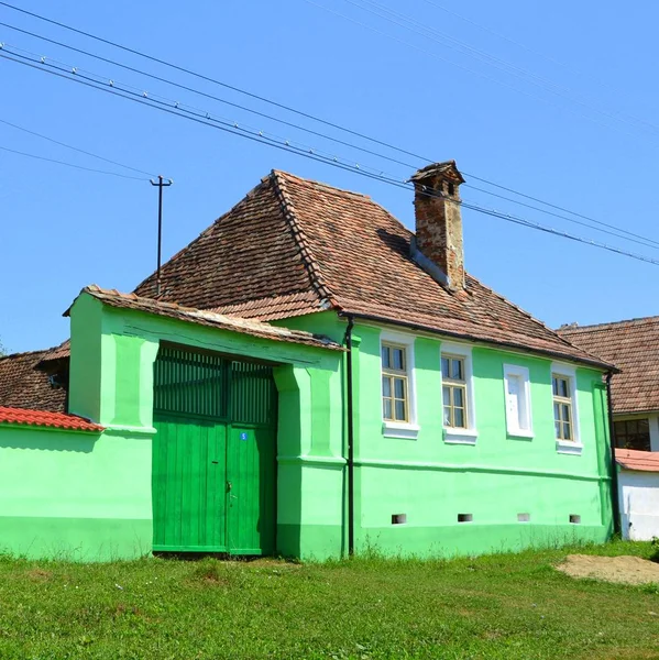 Bruiu Braller シビウ県 ルーマニア トランシルバニアのコミューンに典型的な農村風景や農民の家します 決済は 世紀の半ばにサクソンの入植者によって設立されました — ストック写真