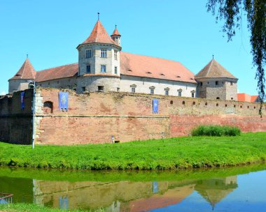 Şehrin Fagaras, Transilvanya, Romanya'nın merkezinde yer alan zengin bir ortaçağ tarihi ile eski bir Romen şehir eski ortaçağ kalesi.