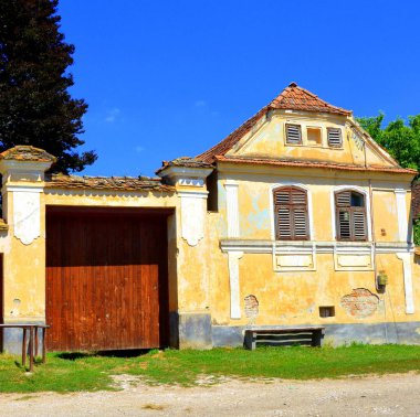 Tipik kırsal manzara ve köylü evlerde Dacia-Stein, Transilvanya, Romanya. Belgesel 1309 içinde karşımıza. 1980'lerde kadar Rumen ve Saksonlar neredeyse eşit oranlarda Dacia yaşadığı yapıldı..