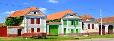 Tipik kırsal manzara ve köylü evlerde Dacia-Stein, Transilvanya, Romanya. Belgesel 1309 içinde karşımıza. 1980'lerde kadar Rumen ve Saksonlar neredeyse eşit oranlarda Dacia yaşadığı yapıldı..