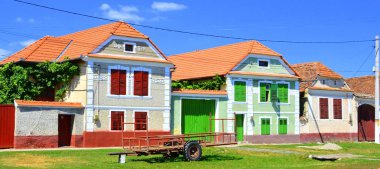 Tipik kırsal manzara ve köylü evlerde Dacia-Stein, Transilvanya, Romanya. Belgesel 1309 içinde karşımıza. 1980'lerde kadar Rumen ve Saksonlar neredeyse eşit oranlarda Dacia yaşadığı yapıldı..