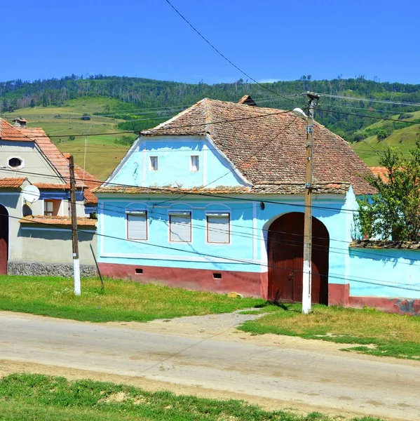 Τυπικό Αγροτικό Τοπίο Και Αγροτικά Σπίτια Στο Χωριό Jibert Τρανσυλβανία — Φωτογραφία Αρχείου