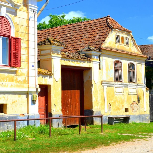 Tipik kırsal manzara ve köylü evlerde Dacia-Stein, Transilvanya, Romanya. Belgesel 1309 içinde karşımıza. 1980'lerde kadar Rumen ve Saksonlar neredeyse eşit oranlarda Dacia yaşadığı yapıldı..
