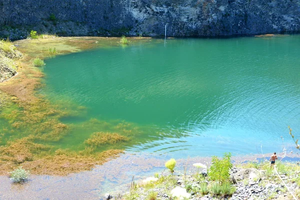 Emerald Lake Uma Carreira Abandonada Raco Uma Aldeia Condado Brasov — Fotografia de Stock