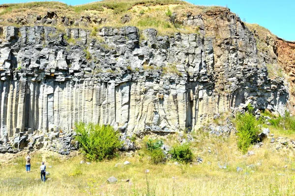 Πετρώματα Βασάλτη Είναι Ηφαιστειακό Βράχο Επανθίσεις Μορφή Στηλών Βασάλτη Που — Φωτογραφία Αρχείου