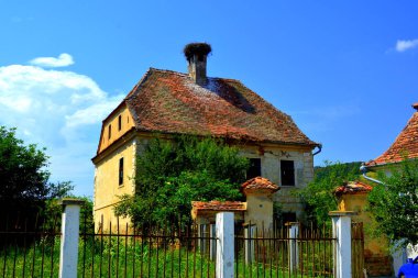 Tipik kırsal manzara ve köylü evler Vrd, tuhaf, Viert, Sakson köyde komün Chirpr Sibiu County, Transilvanya, Romanya.