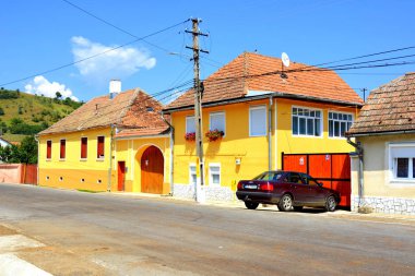 Tipik kırsal manzara ve köylü evler Vrd, tuhaf, Viert, Sakson köyde komün Chirpr Sibiu County, Transilvanya, Romanya