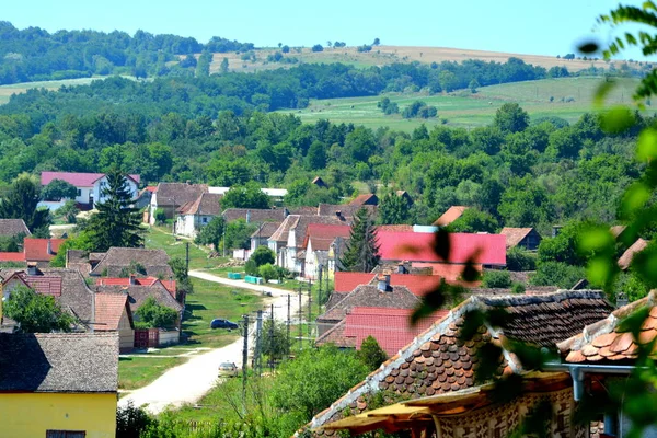 Typowy Wiejski Krajobraz Wiejskie Domy Cincu Grossschenk Transylwanii Rumunii Osada — Zdjęcie stockowe