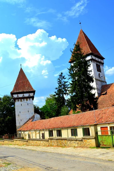Müstahkem Ortaçağ Sakson evangelic kilisede Agnita - Agnetheln, belirtilen bir Sakson belgeden 1280, bir kasaba tanners, ayakkabıcılar, eski Alman loncalar tarafından ünlü bir zanaat geleneği ile ilk kez terziler, dogars ve potters