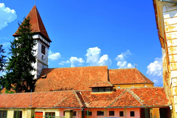 Müstahkem Ortaçağ Sakson evangelic kilisede Agnita - Agnetheln, belirtilen bir Sakson belgeden 1280, bir kasaba tanners, ayakkabıcılar, eski Alman loncalar tarafından ünlü bir zanaat geleneği ile ilk kez terziler, dogars ve potters