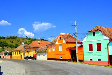 Tipik kırsal manzara ve köylü evler Vrd, tuhaf, Viert, Sakson köyde komün Chirpr Sibiu County, Transilvanya, Romanya