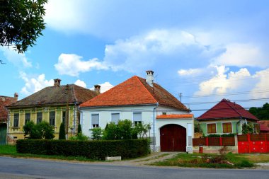 Dealu Frumos, Schoenberg, Merghindeal komün Sibiu County, Transilvanya, Romanya bir köyde evler tipik kırsal manzara ve köylü. İlk geri kalma 1280 için Satılık-satın alma eyleminde belirtilmiştir.
