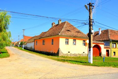 Bruiu - Braller, Sibiu County, Transilvanya, Romanya bir komün içinde evler tipik kırsal manzara ve köylü. Yerleşim 12. yüzyılda ortasında Sakson kolonistler tarafından kuruldu