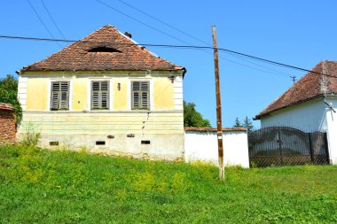 Tipik kırsal manzara ve köylü Somartin, Martinsberg, Mrtelsberg, Transilvanya, Romanya köyde evler. Yerleşim 12. yüzyılda ortasında Sakson kolonistler tarafından kuruldu