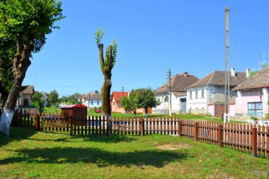 Bruiu - Braller, Sibiu County, Transilvanya, Romanya bir komün içinde evler tipik kırsal manzara ve köylü. Yerleşim 12. yüzyılda ortasında Sakson kolonistler tarafından kuruldu