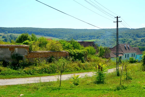 Tipiche Case Rurali Contadine Nel Villaggio Somartin Martinsberg Mrtelsberg Transilvania — Foto Stock