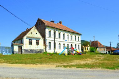 Tipik kırsal manzara ve köylü Somartin, Martinsberg, Mrtelsberg, Transilvanya, Romanya köyde evler. Yerleşim 12. yüzyılda ortasında Sakson kolonistler tarafından kuruldu