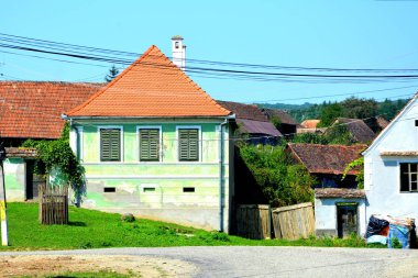 Tipik kırsal manzara ve köylü Somartin, Martinsberg, Mrtelsberg, Transilvanya, Romanya köyde evler. Yerleşim 12. yüzyılda ortasında Sakson kolonistler tarafından kuruldu
