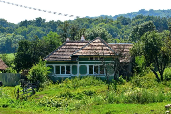 典型的乡村景观和农民住宅在布鲁尤布拉勒 一个公社在锡比乌县 特兰西瓦尼亚 罗马尼亚 该定居点是撒克逊殖民者在12世纪中期建立的 — 图库照片