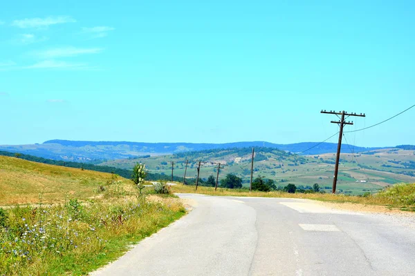 Τυπικό Αγροτικό Τοπίο Στις Πεδιάδες Της Τρανσυλβανίας Ρουμανία Πράσινο Τοπίο — Φωτογραφία Αρχείου