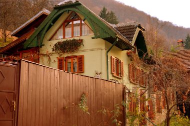 Tipik kentsel peyzaj şehrin Brasov, Transilvanya, Romanya, ülkenin merkezinde bulunan bir ilçedir. 300.000 nüfuslu.