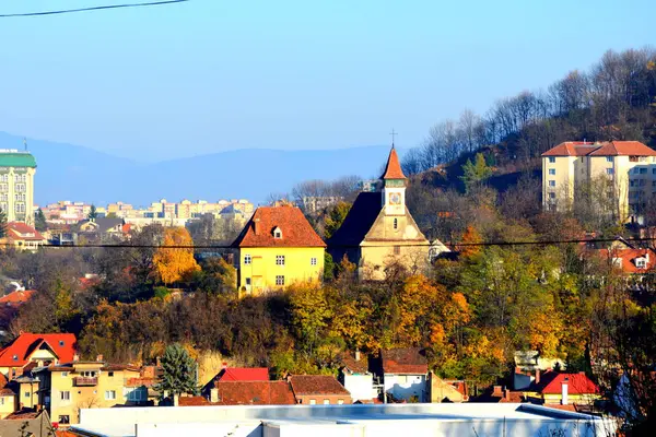 Tipik Kentsel Peyzaj Şehrin Brasov Transilvanya Romanya Ülkenin Merkezinde Bulunan — Stok fotoğraf