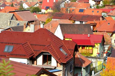 Sonbahar renkleri. Brasov, Transilvanya, Romanya, ülkenin merkezinde bulunan bir ilçedir şehrin tipik kentsel peyzaj