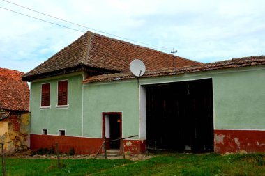 Tipik kırsal manzara ve köylü evlerde Barcut, Bekokten, Brekolten, Transilvanya, Romanya. Yerleşim 12. yüzyılda ortasında Sakson kolonistler tarafından kuruldu
