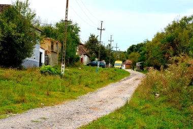 Tipik kırsal manzara ve köylü evlerde Barcut, Bekokten, Brekolten, Transilvanya, Romanya. Yerleşim 12. yüzyılda ortasında Sakson kolonistler tarafından kuruldu