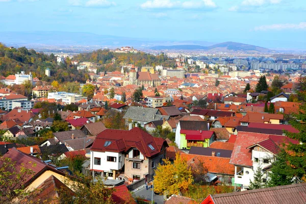 Herfstkleuren Typisch Stedelijke Landschap Van Stad Brasov Een Stadje Transsylvanië — Stockfoto