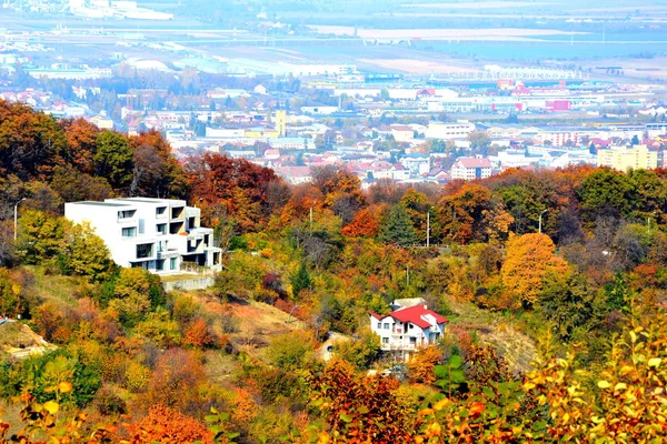 Colores Otoñales Paisaje Urbano Típico Ciudad Brasov Una Ciudad Situada — Foto de Stock