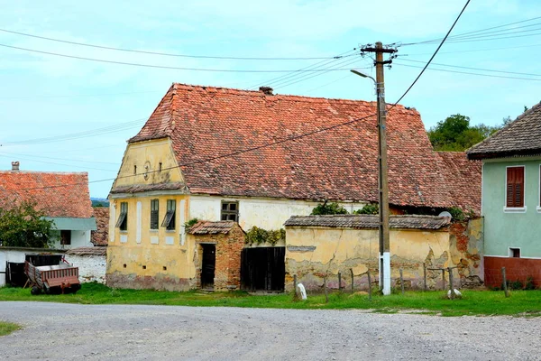 Tipik kırsal manzara ve köylü evlerde Barcut, Bekokten, Brekolten, Transilvanya, Romanya. Yerleşim 12. yüzyılda ortasında Sakson kolonistler tarafından kuruldu