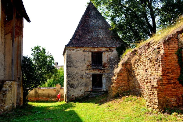 Ερείπια Οχυρωμένη Μεσαιωνική Σαξονικό Ευαγγελική Εκκλησία Στο Χωριό Felmer Felmern — Φωτογραφία Αρχείου