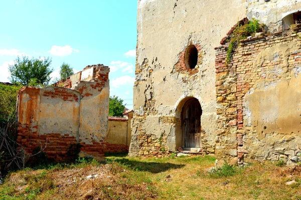 Harabeler. Müstahkem Ortaçağ Sakson evangelic Kilisesi de köyün Felmer, Felmern, Transilvanya, Romanya. Yerleşim 12. yüzyılda ortasında Sakson kolonistler tarafından kuruldu