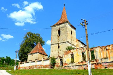 Harabeler. Müstahkem Ortaçağ Sakson evangelic Kilisesi de köyün Felmer, Felmern, Transilvanya, Romanya. Yerleşim 12. yüzyılda ortasında Sakson kolonistler tarafından kuruldu