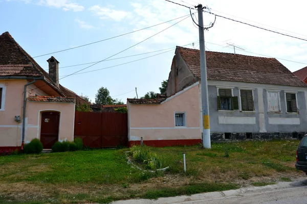 Tipik kırsal manzara ve köylü evlerde köyün Cata, Transilvanya, Romanya. Yerleşim 12. yüzyılda ortasında Sakson kolonistler tarafından kuruldu