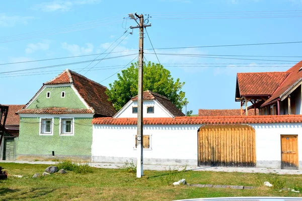 Τυπικό Αγροτικό Τοπίο Και Χωρικός Σπίτια Στο Χωριό Mercheasa Τρανσυλβανία — Φωτογραφία Αρχείου