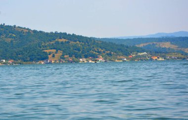 Defileul Dunrii, Clisura Dunrii olarak da bilinir, Romanya coğrafi bir bölge. Tuna Nehri kuzey kıyısında boyunca Güney Banat yer alır